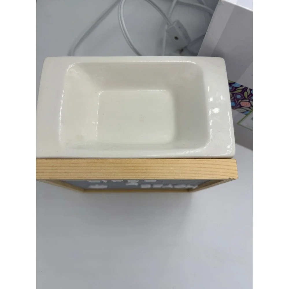 SCENTSY Letterboard Wax Warmer w/ Letters And Symbols Retired EUC Aromatherapy‎